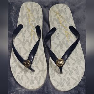 Michael kors flip flops